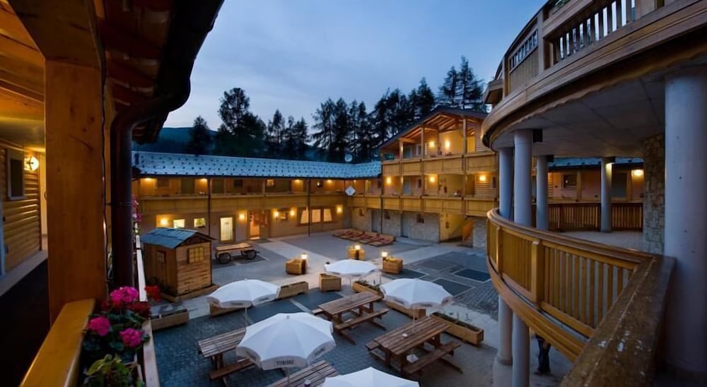 Boscone Suite Hotel photo 1