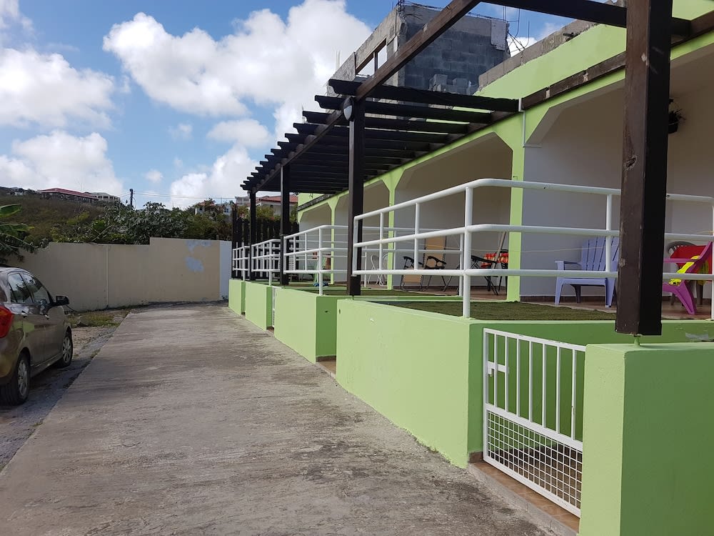 Over The Hill - Guesthouse & Residence photo 1