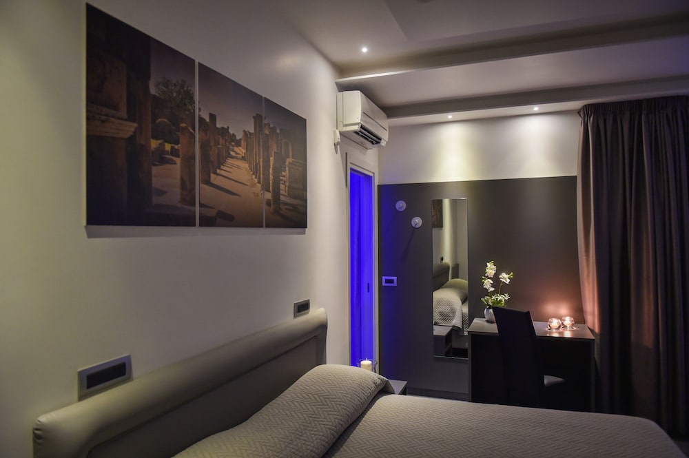 Pompei Inn Ruins Luxury Suites photo 1