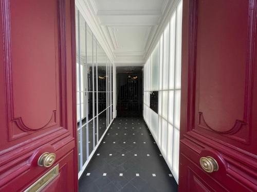 RESIDENCES HARCOURT - Ile Saint Louis - PARIS photo 1