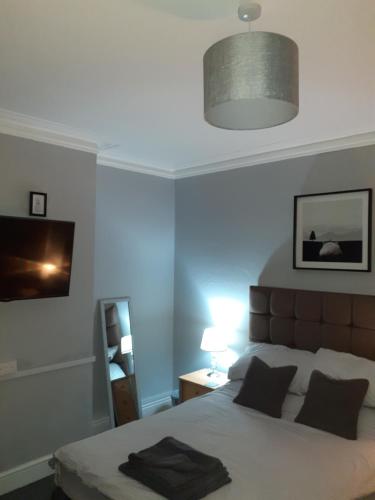 Caversham Lodge photo 1
