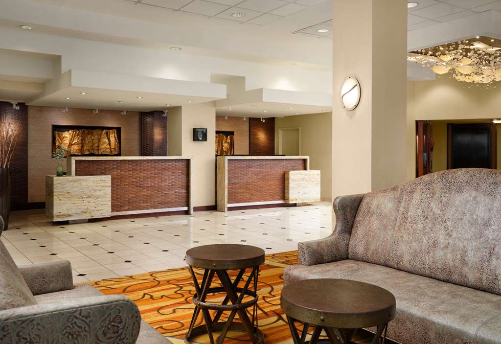  (Lobby view)