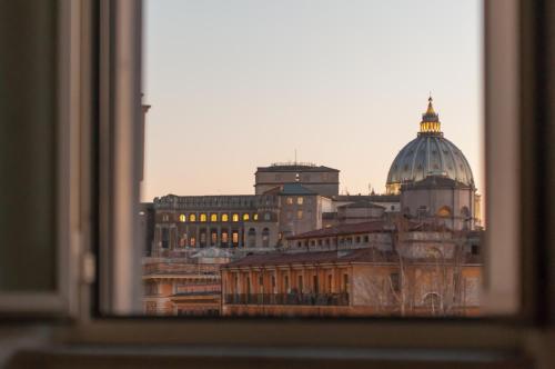 St.Peters Mirror - Romantic View photo 1