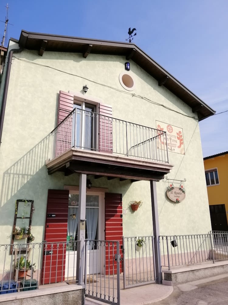 il Roseto holidays photo 1