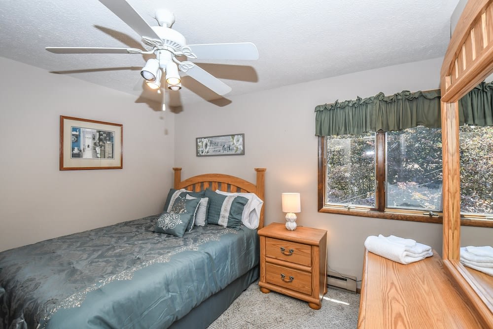 Canoe Cottage by Taylor Made Deep Creek photo 1