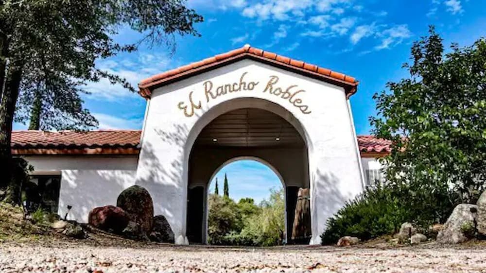 El Rancho Robles photo 1
