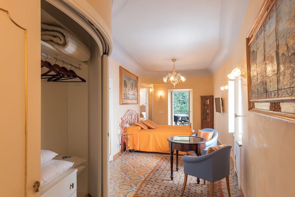 VILLA LE BASTE photo 1