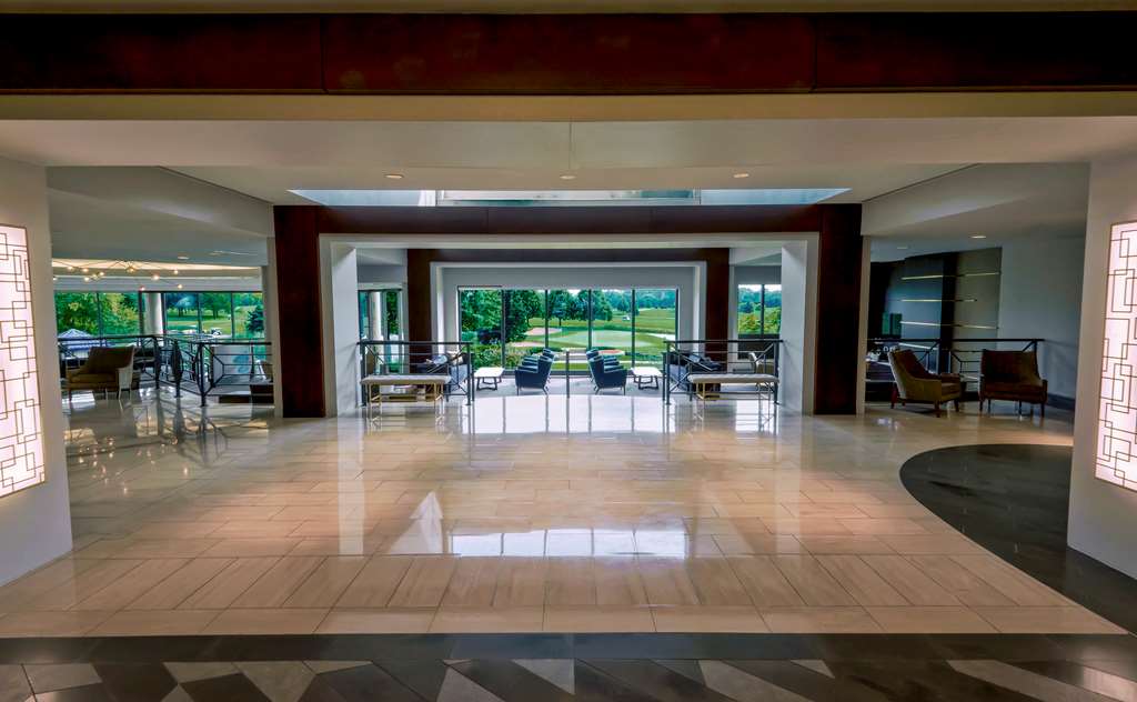  (Lobby view)