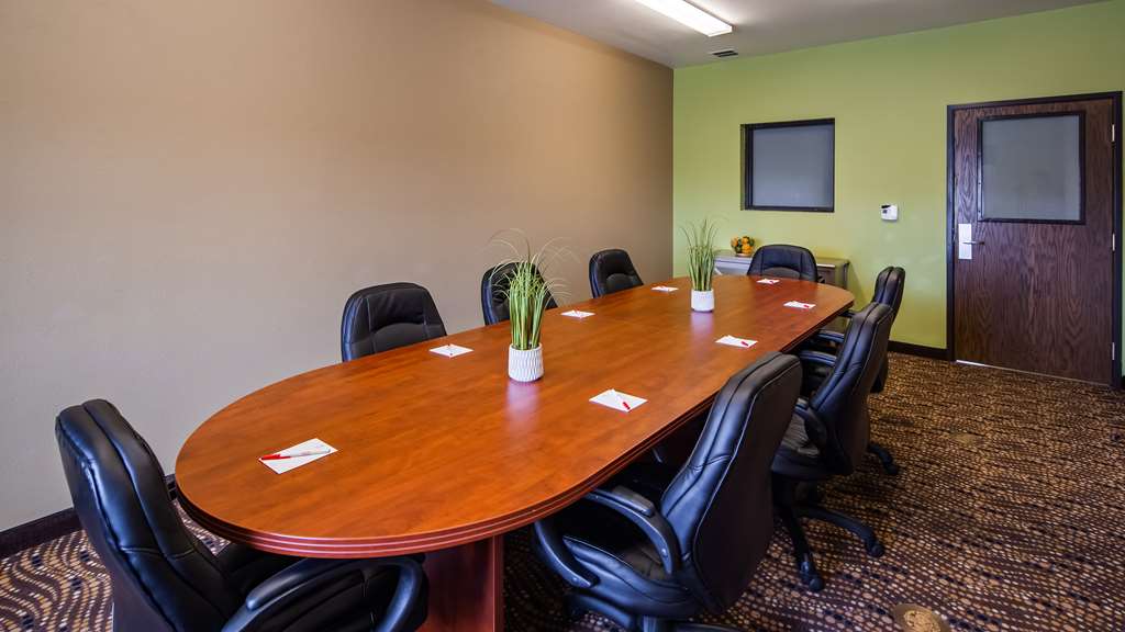  (Meeting room)