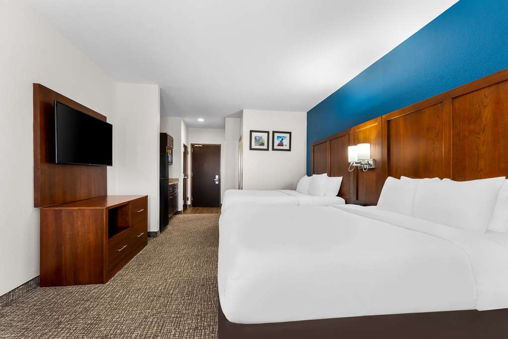  (Guest room)