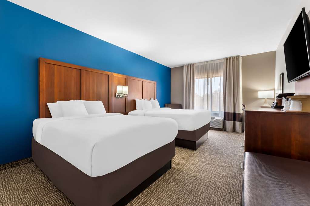  (Guest room)