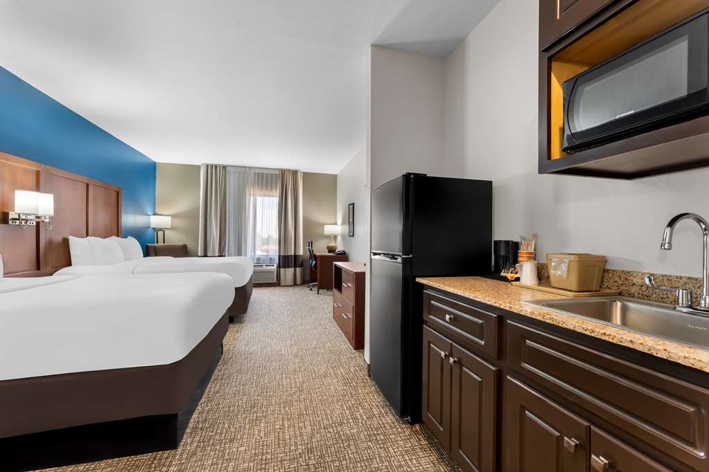  (Guest room)