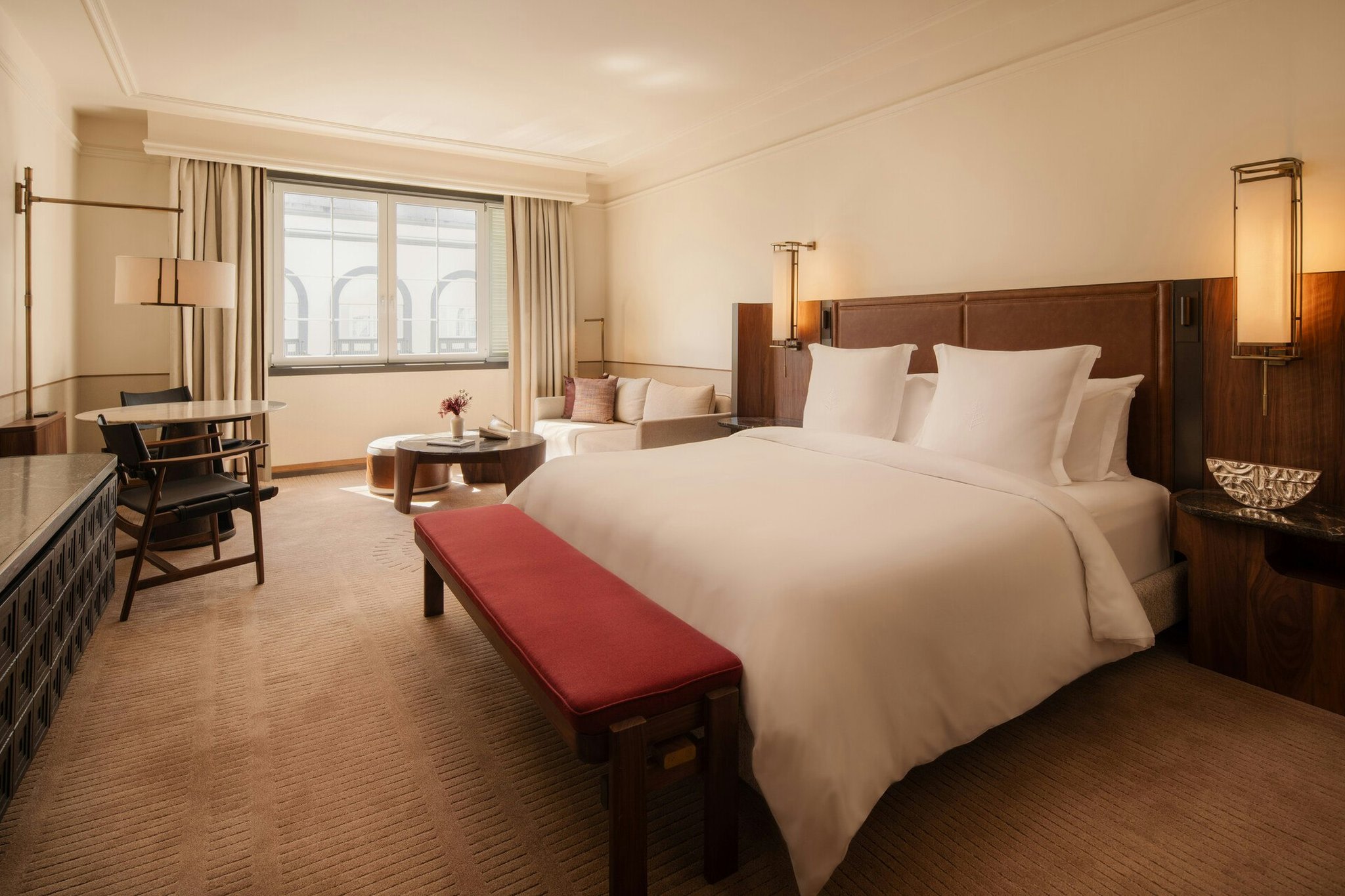 Deluxe Room – King
