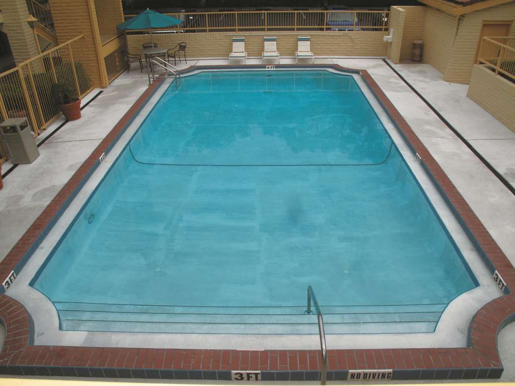  (Pool view)