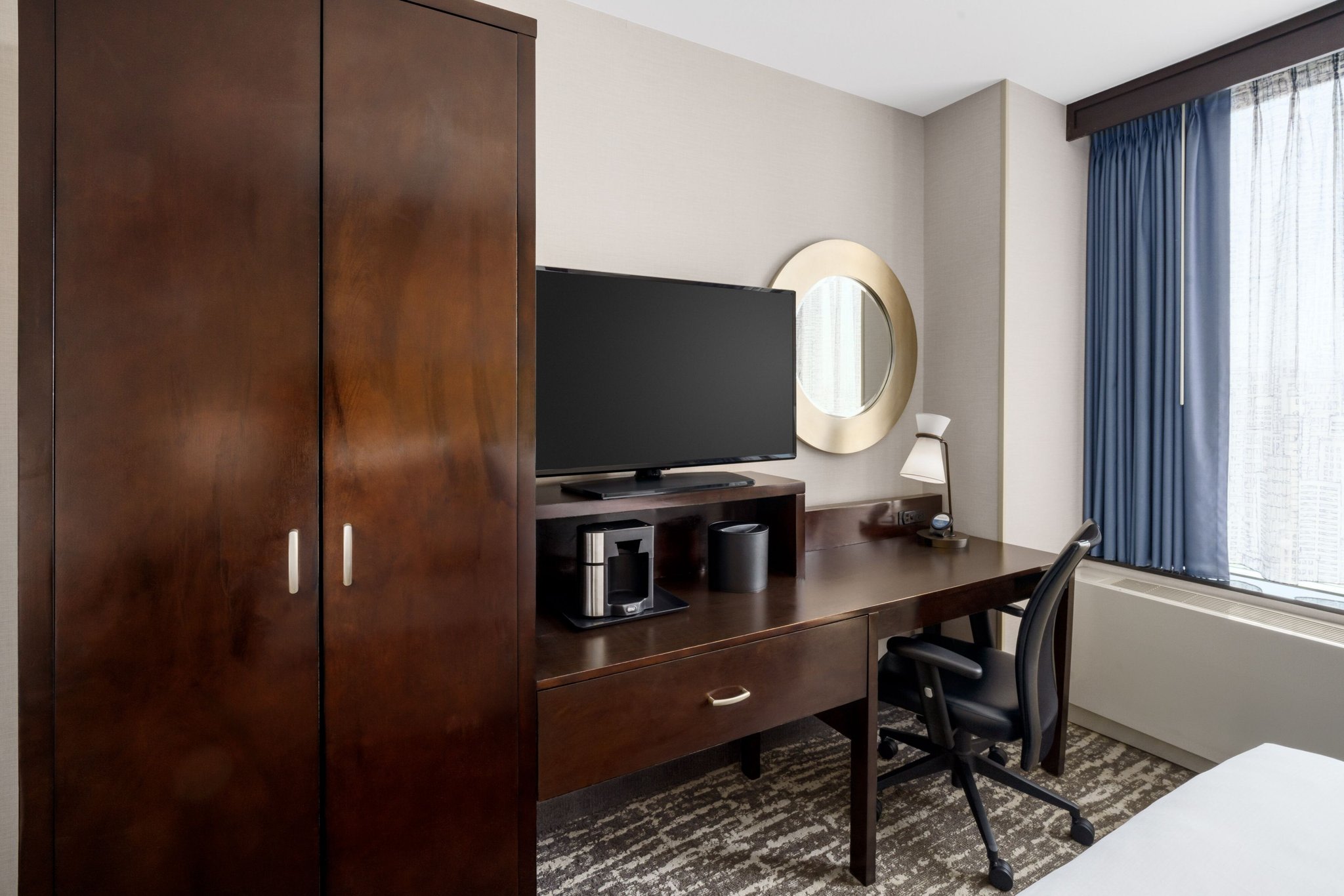  (Guest room)