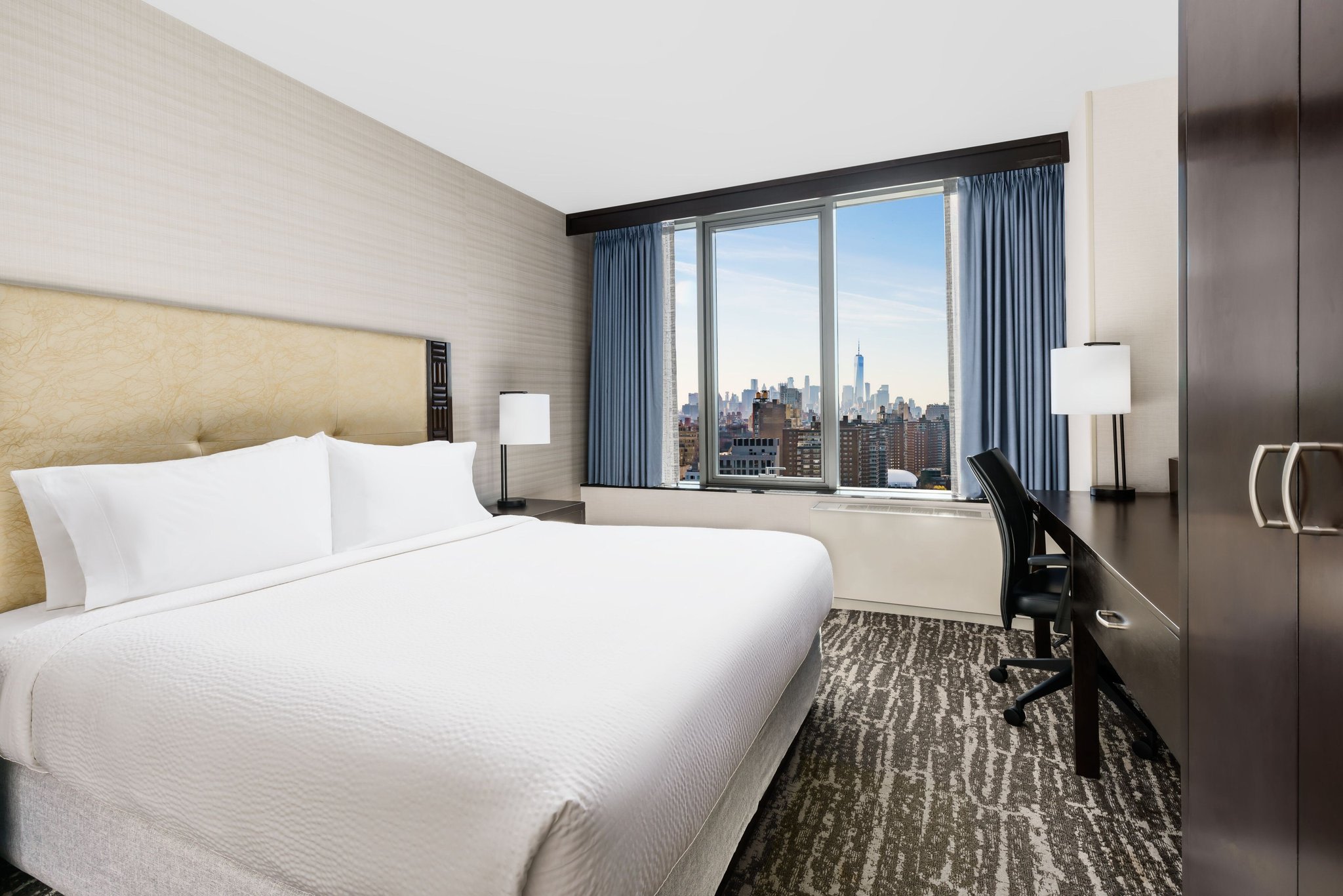  (Guest room)