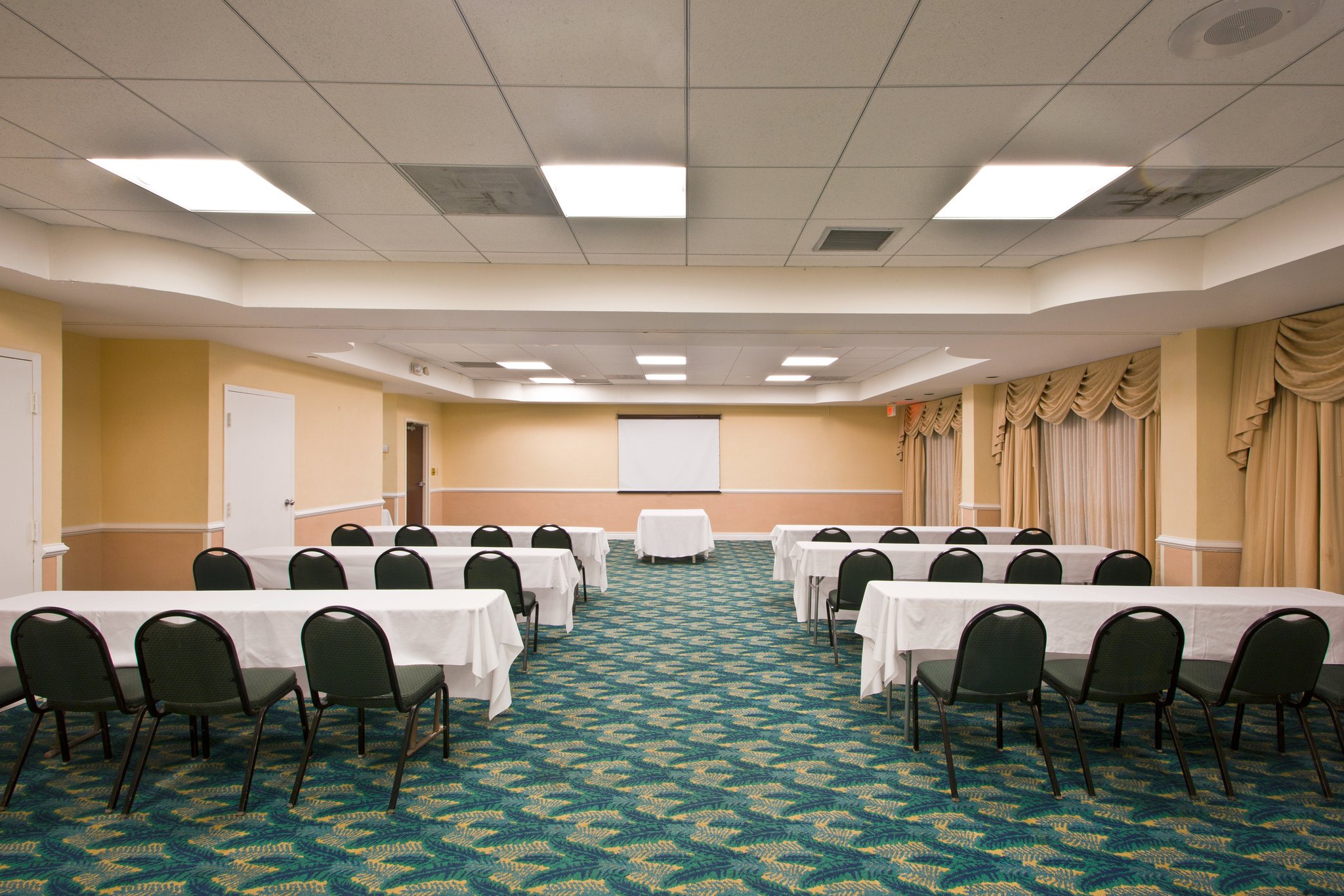  (Meeting room)