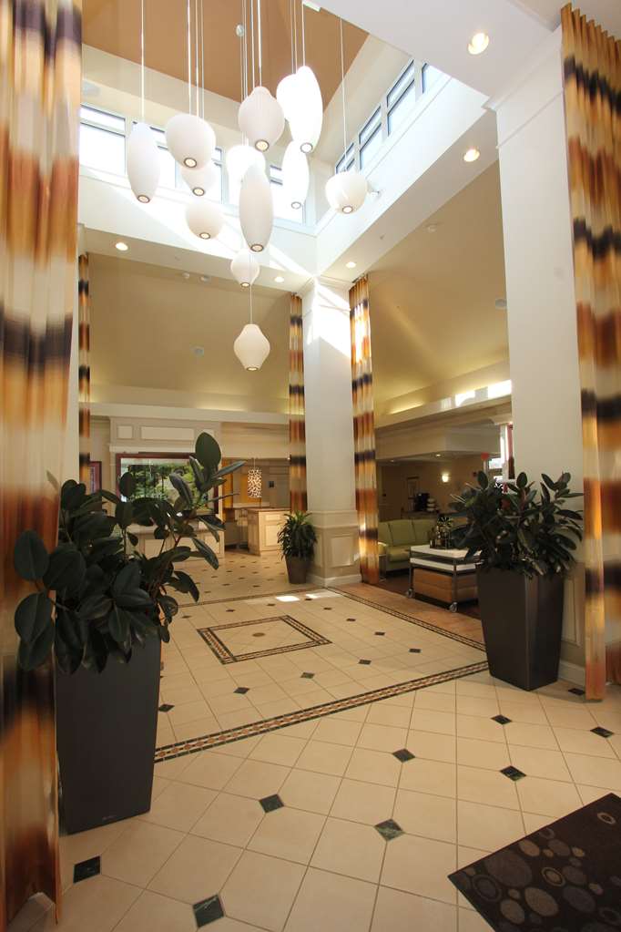  (Lobby view)