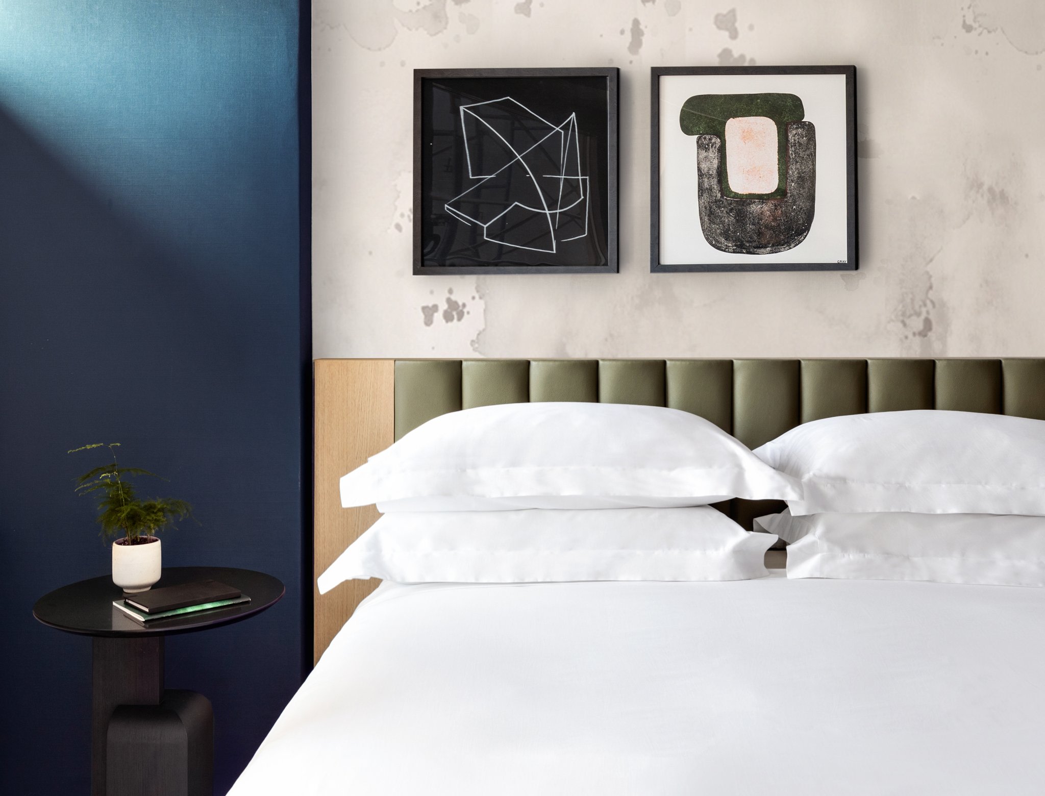  (Guest room)