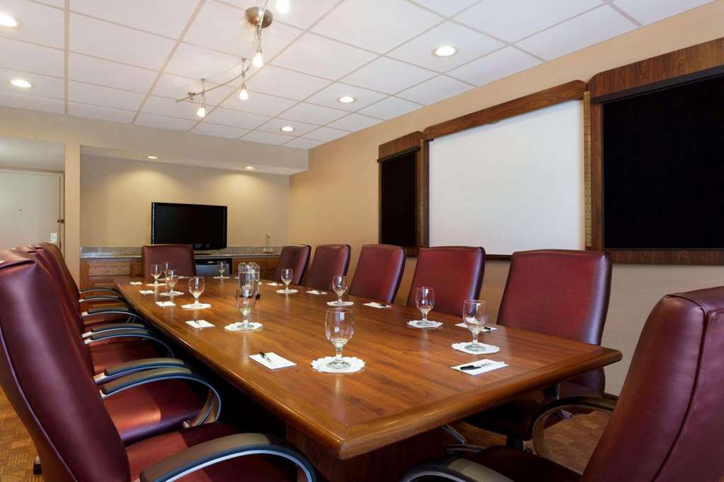  (Meeting room)