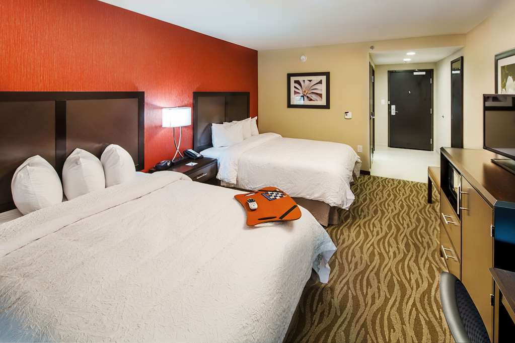  (Guest room)