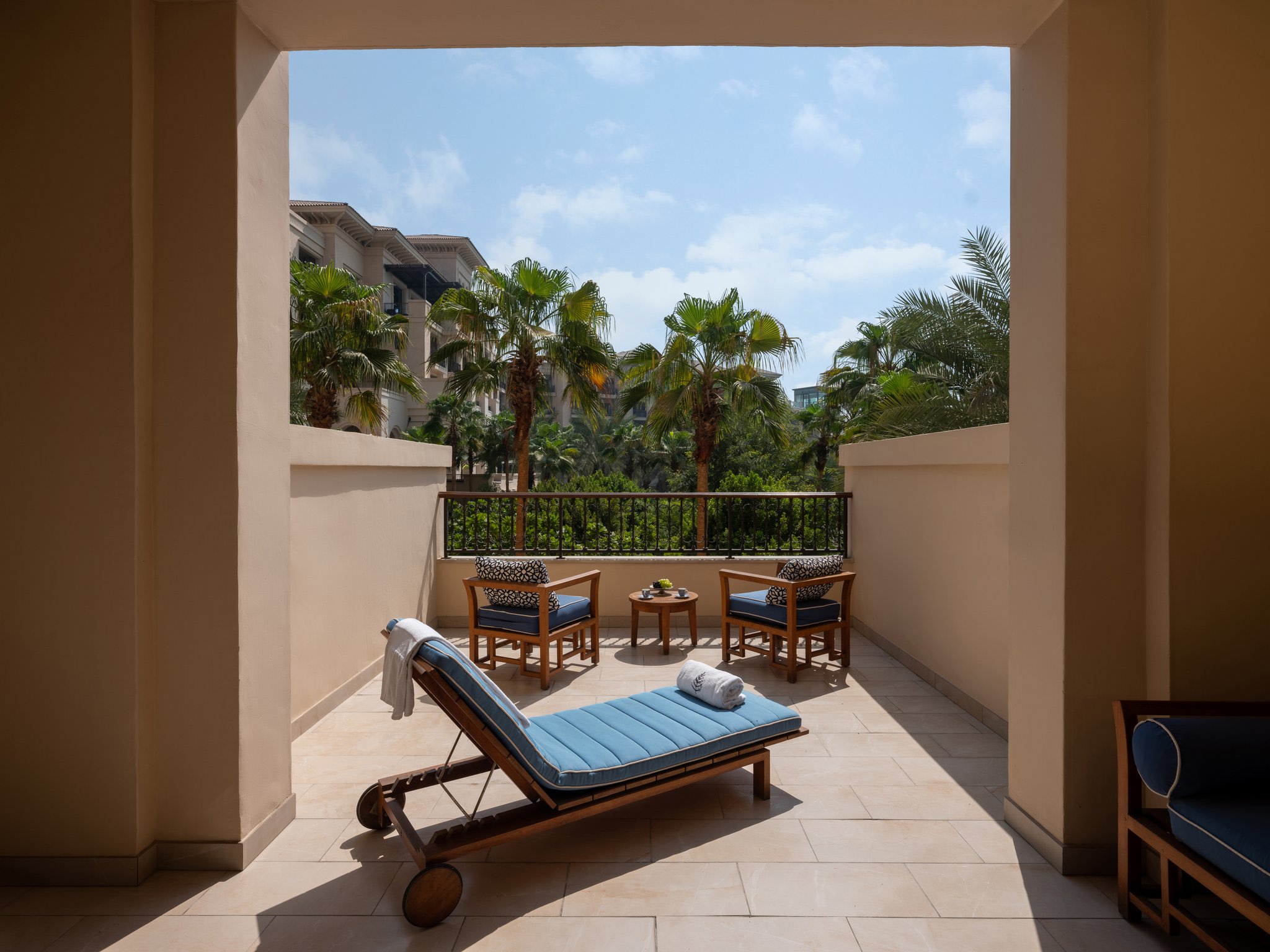 Deluxe Resort-View Room – King