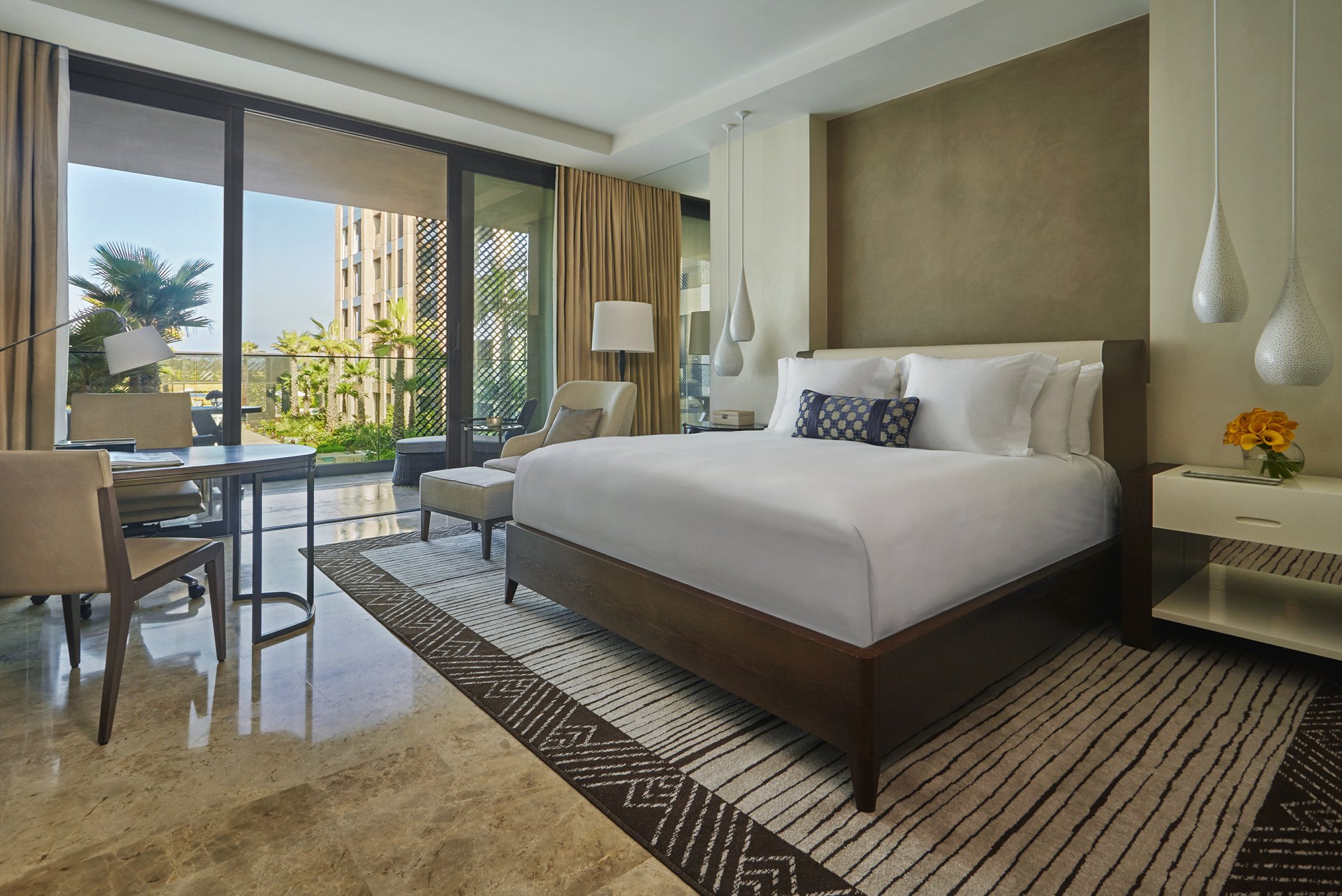 Deluxe Room – King