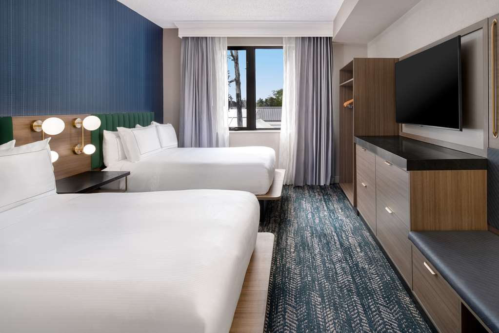  (Guest room)