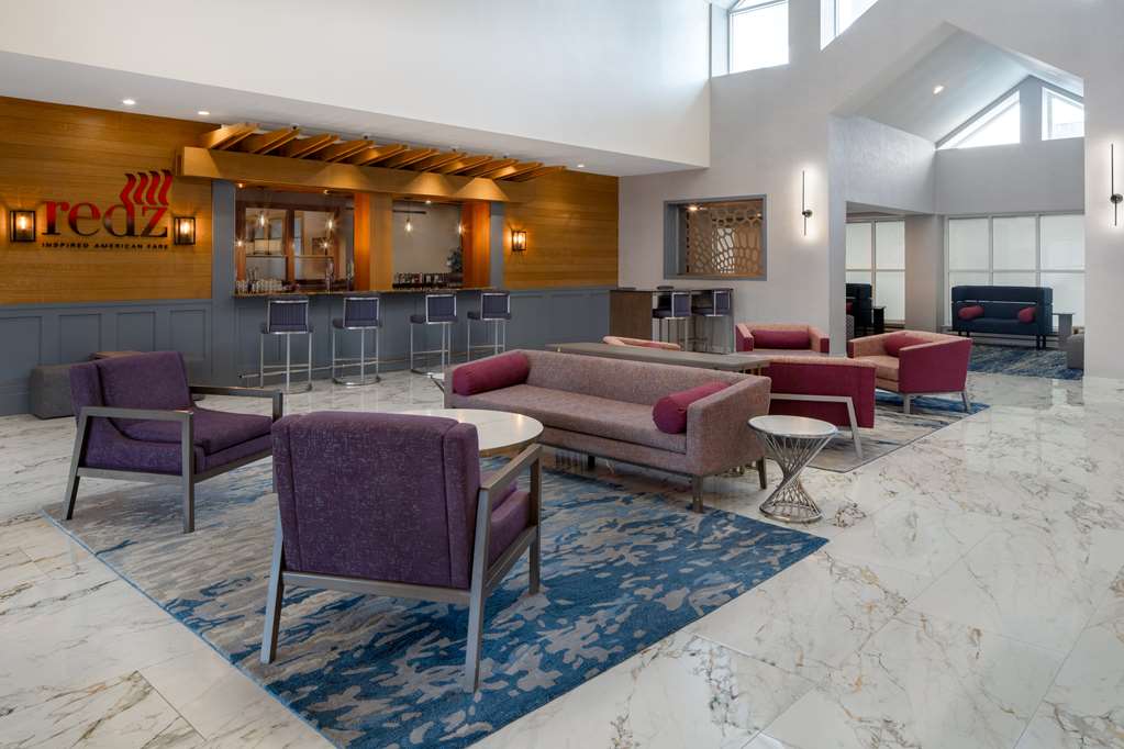  (Lobby view)