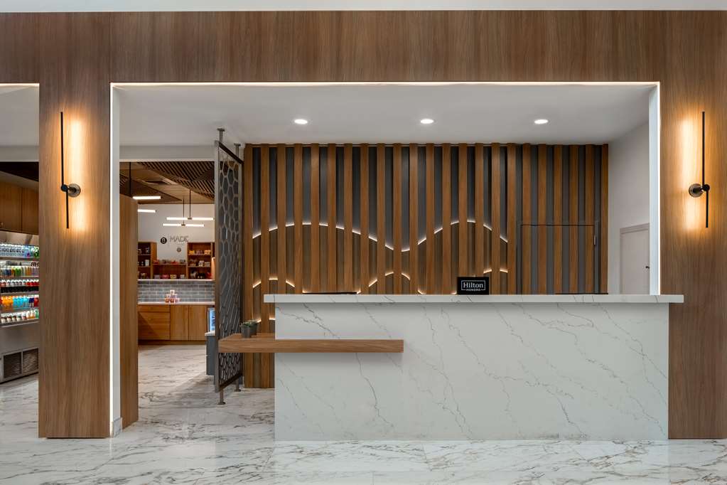  (Lobby view)