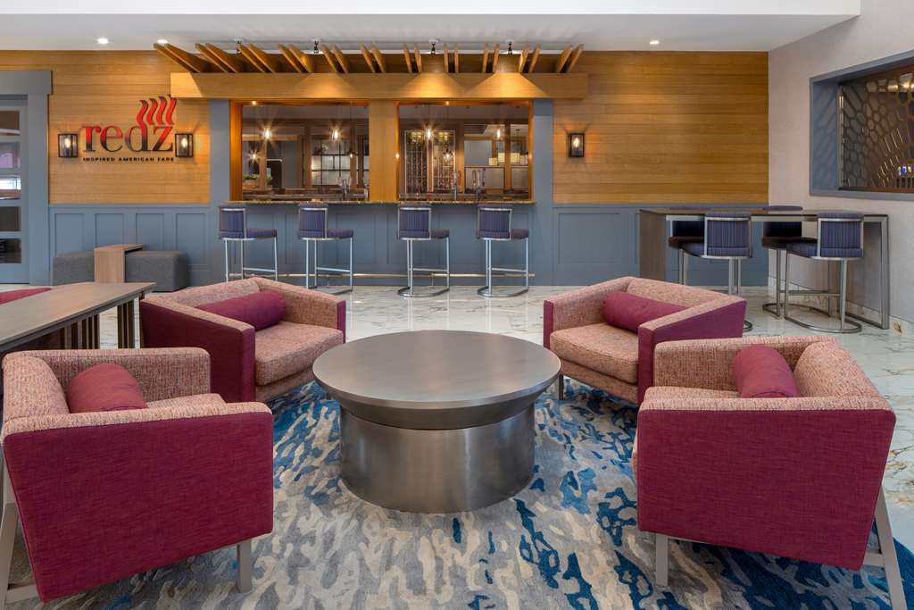  (Lobby view)
