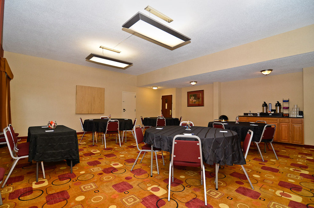  (Meeting room)