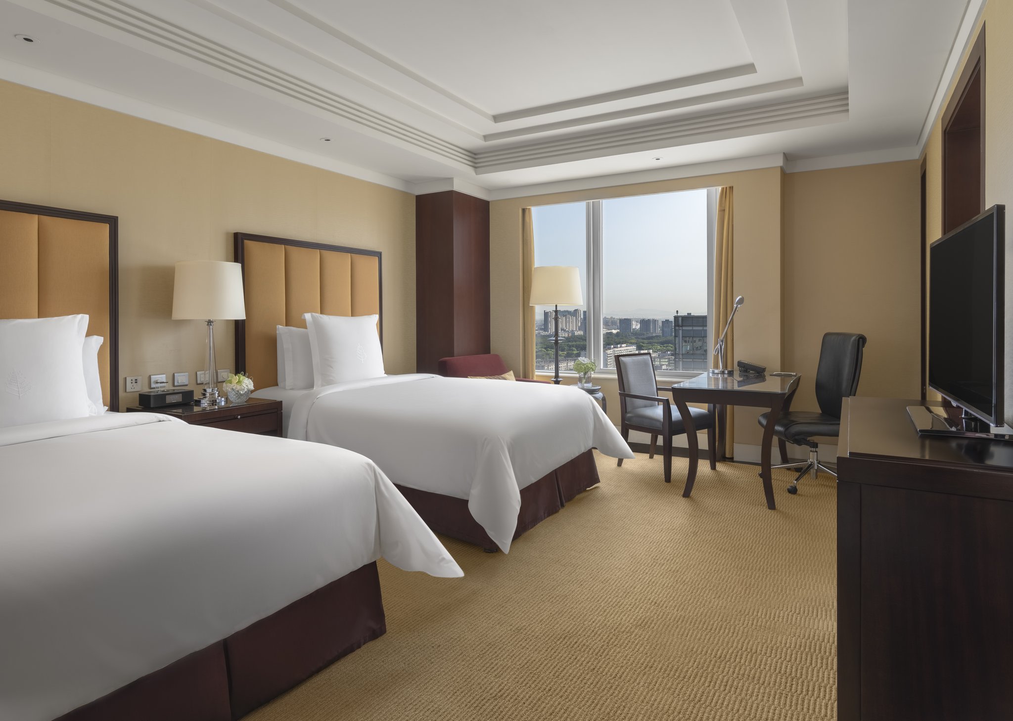 Club Room City View – Two Twins