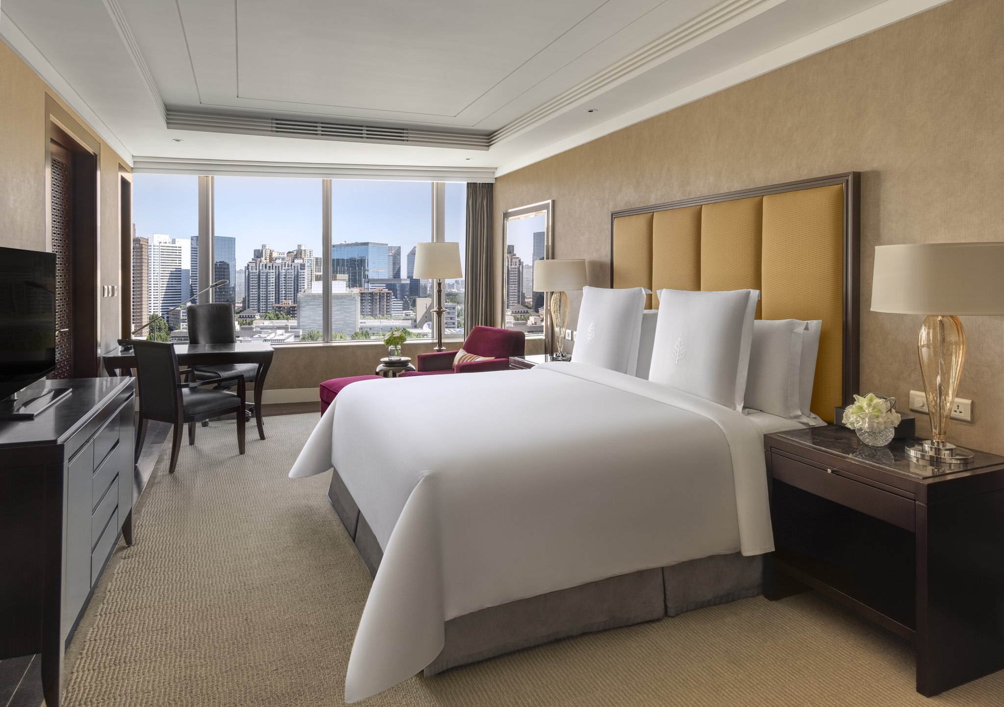 Four Seasons Room – King