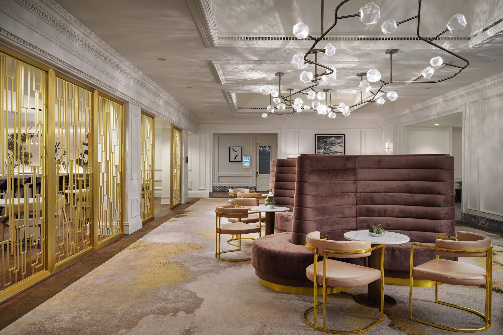  (Lobby view)