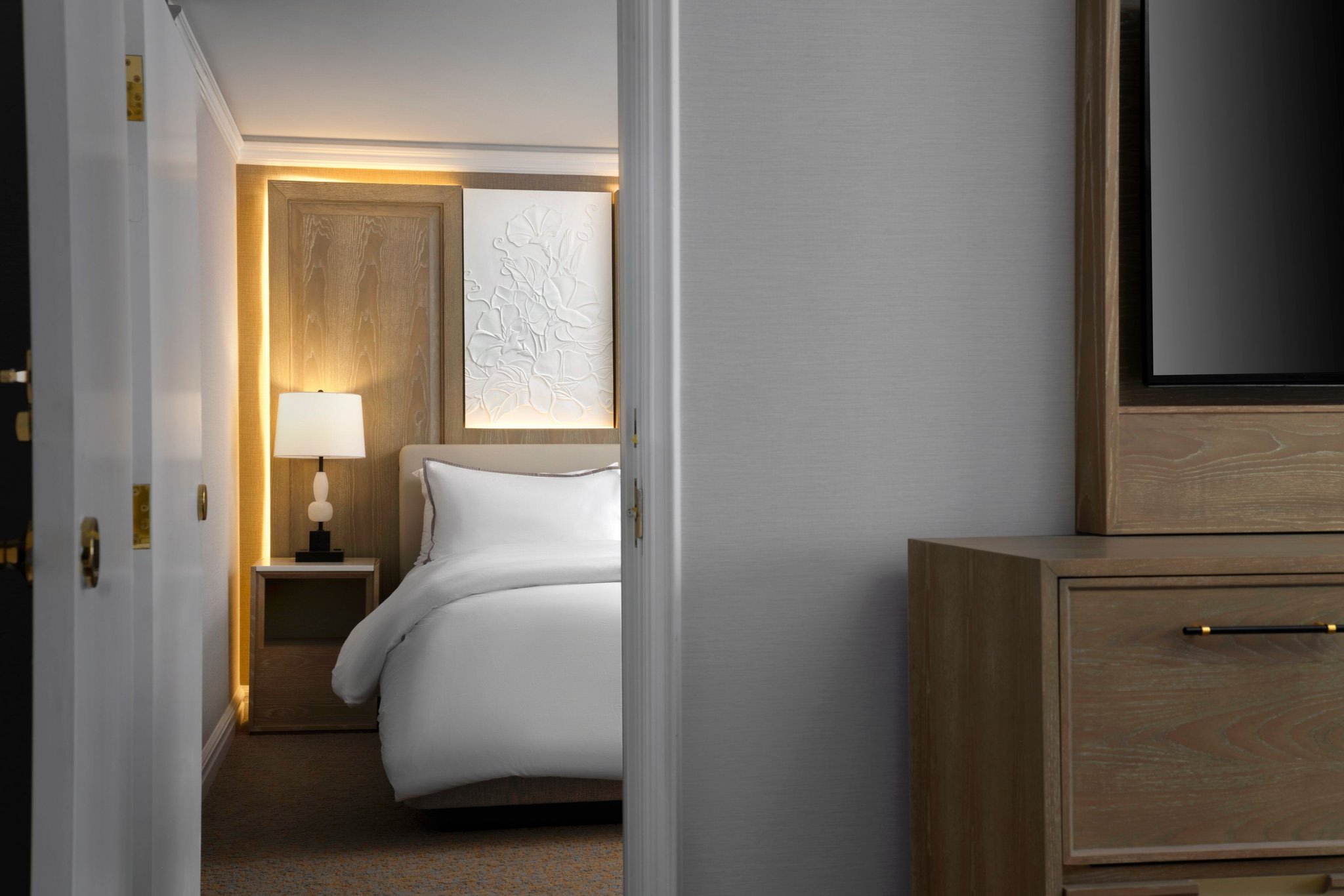  (Guest room)