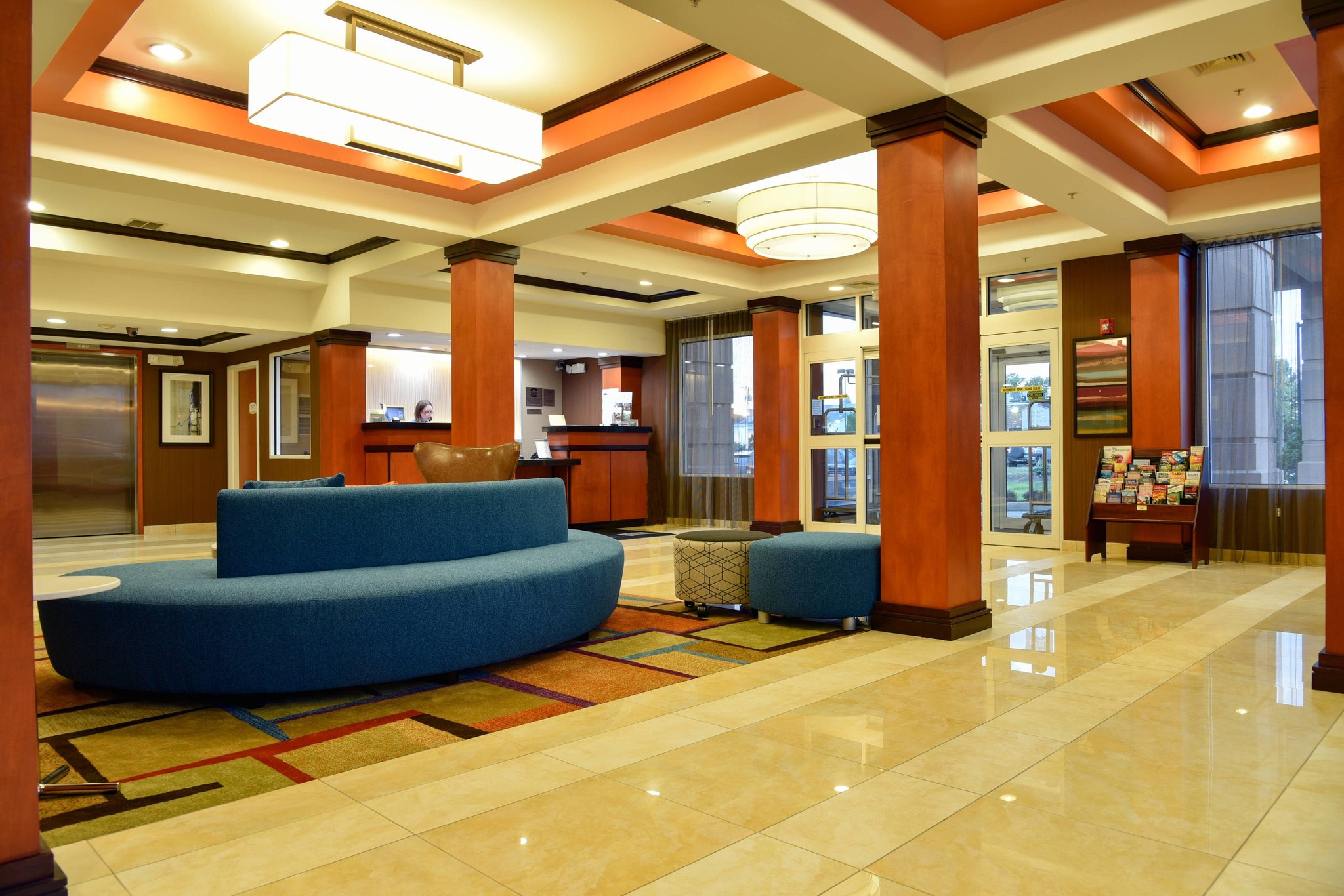  (Lobby view)