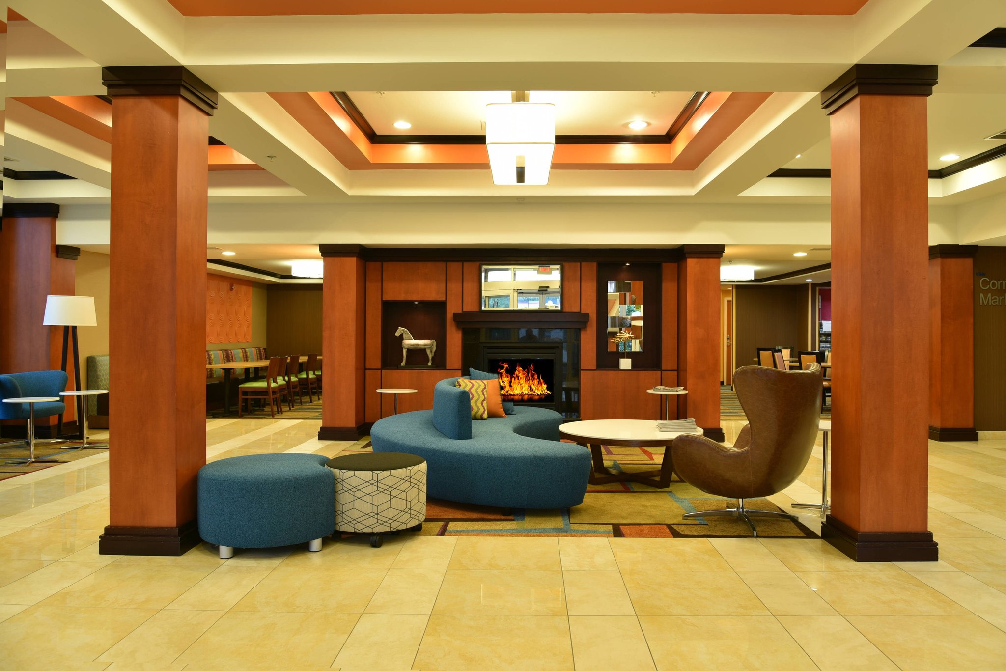  (Lobby view)