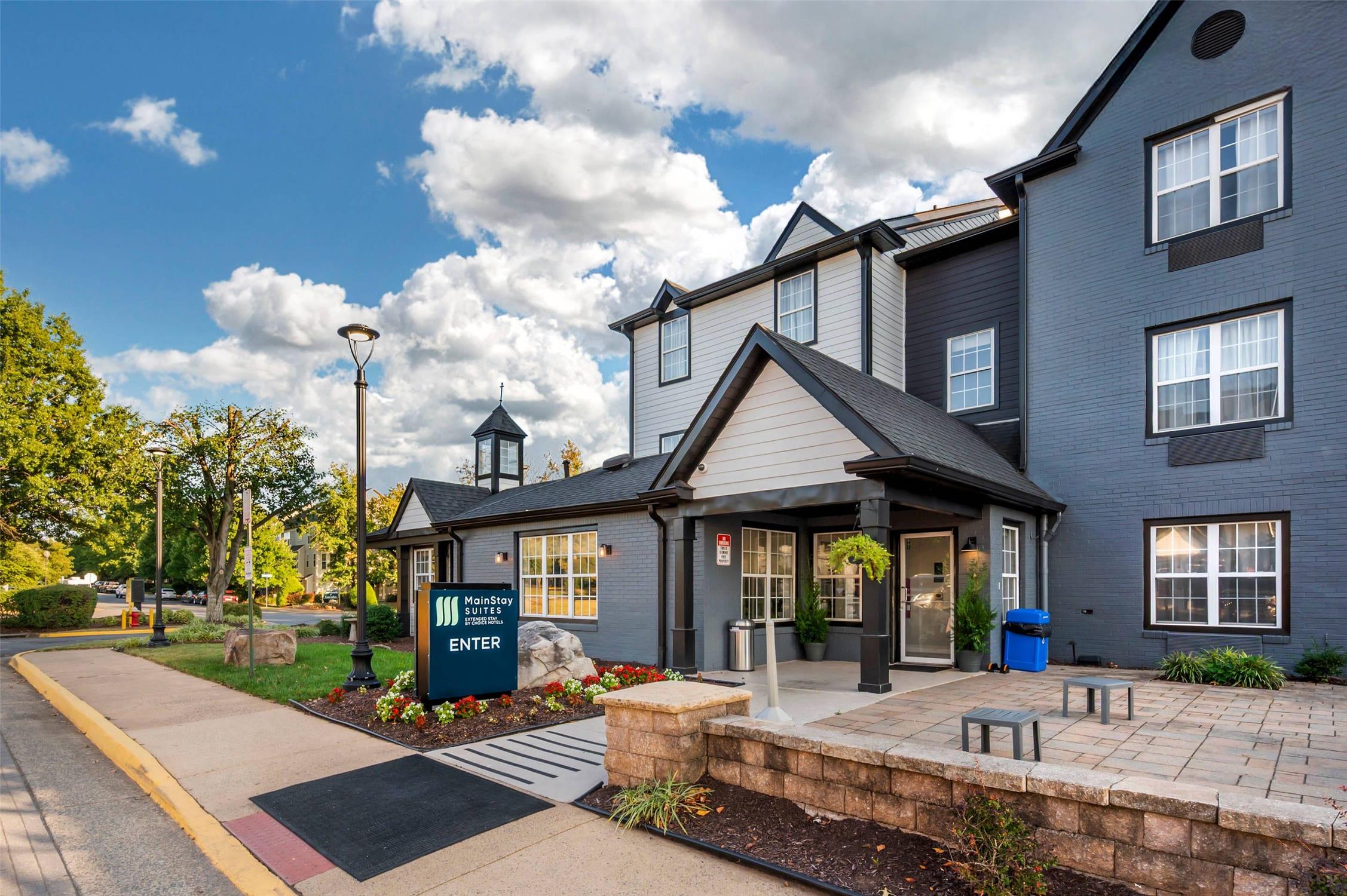 Mainstay Suites Sterling Near Dulles Town Center photo 1