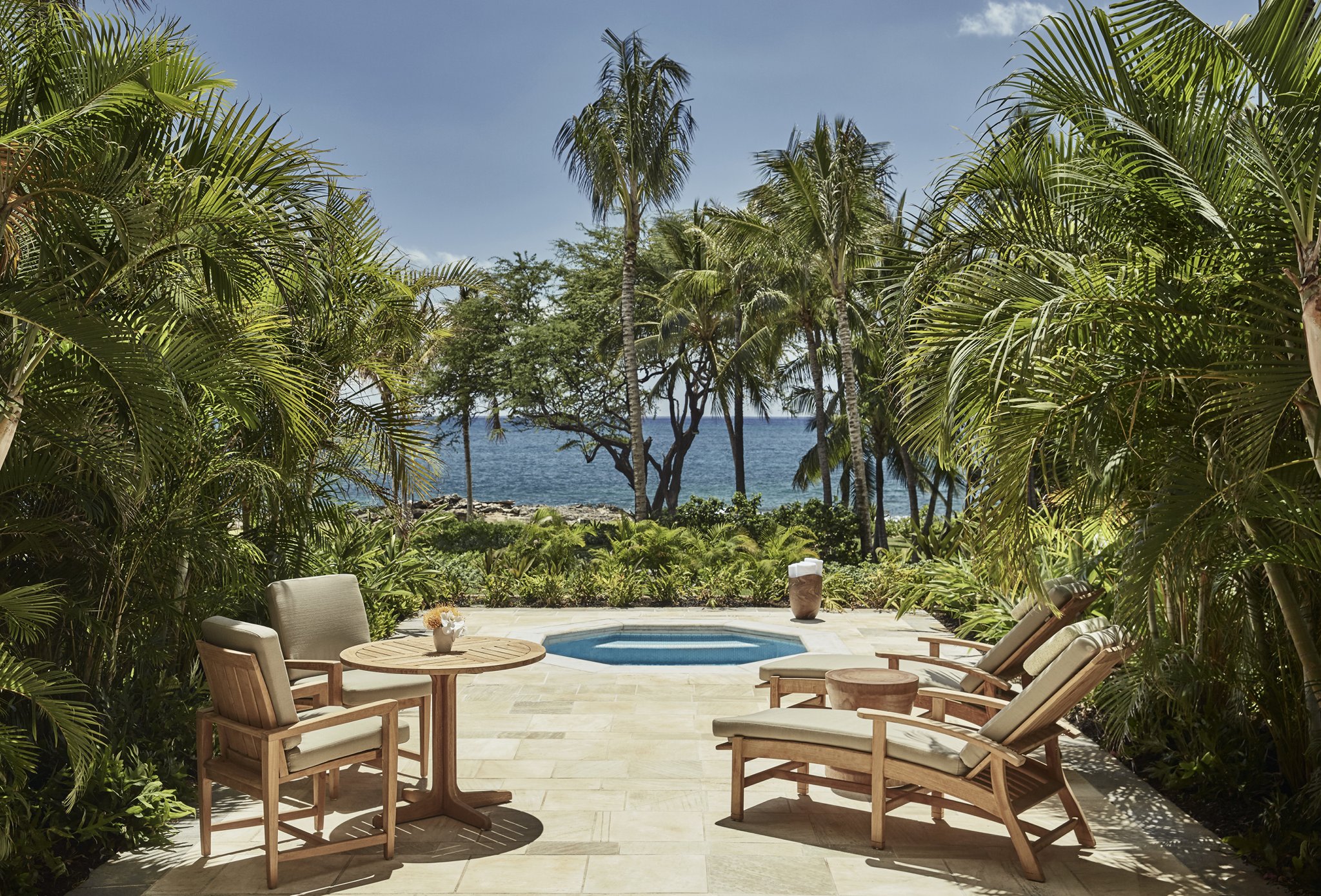 Club Deluxe Accessible Room with Outdoor Spa Tub