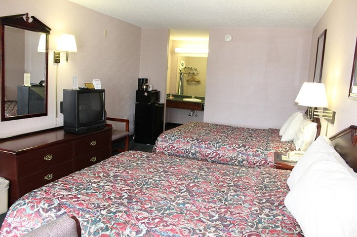  (Guest room)