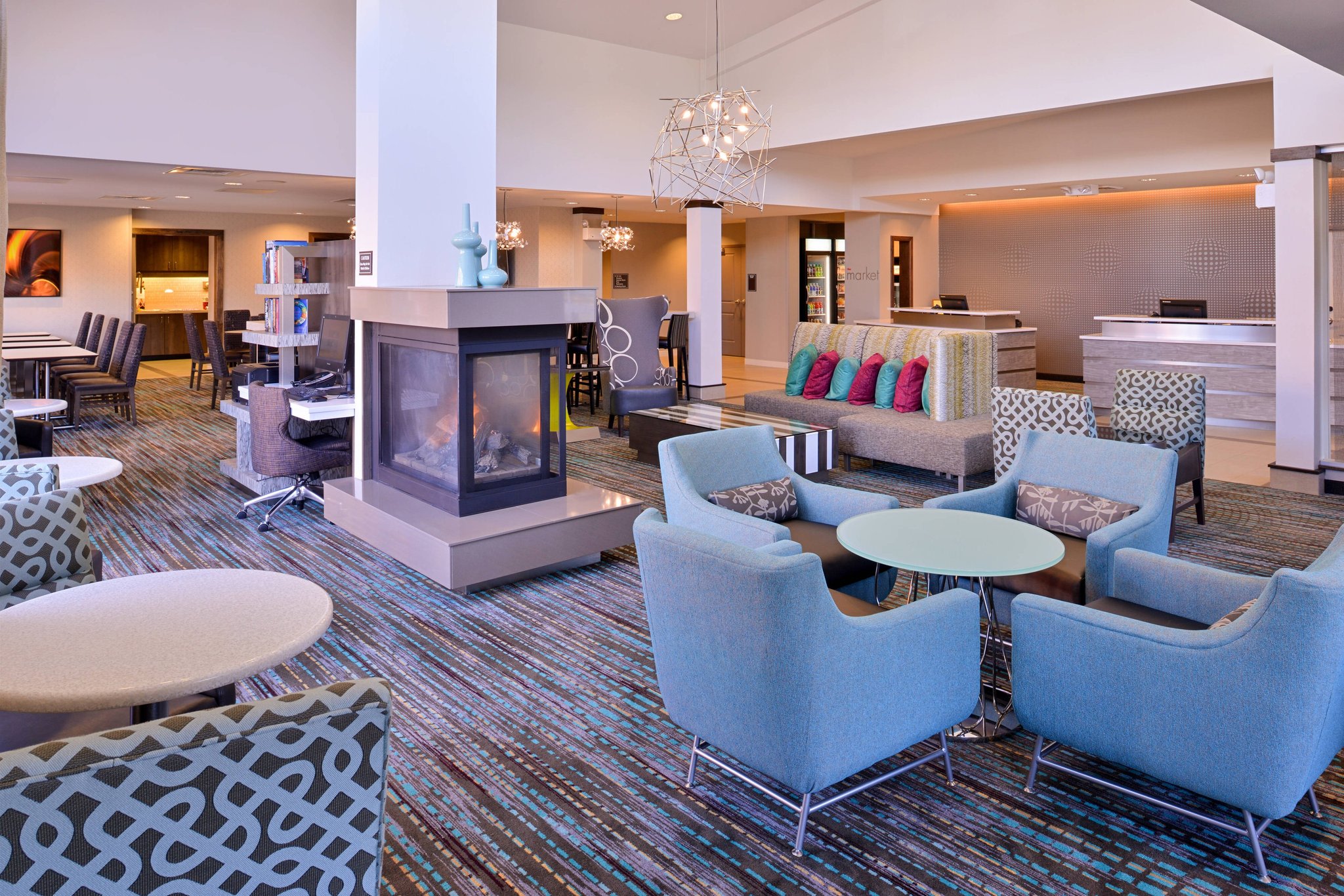  (Lobby view)