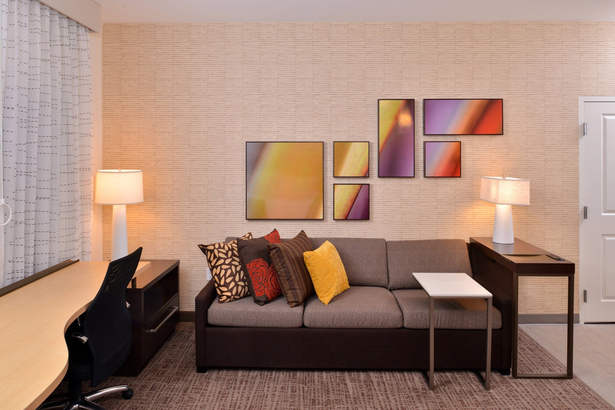  (Guest room)