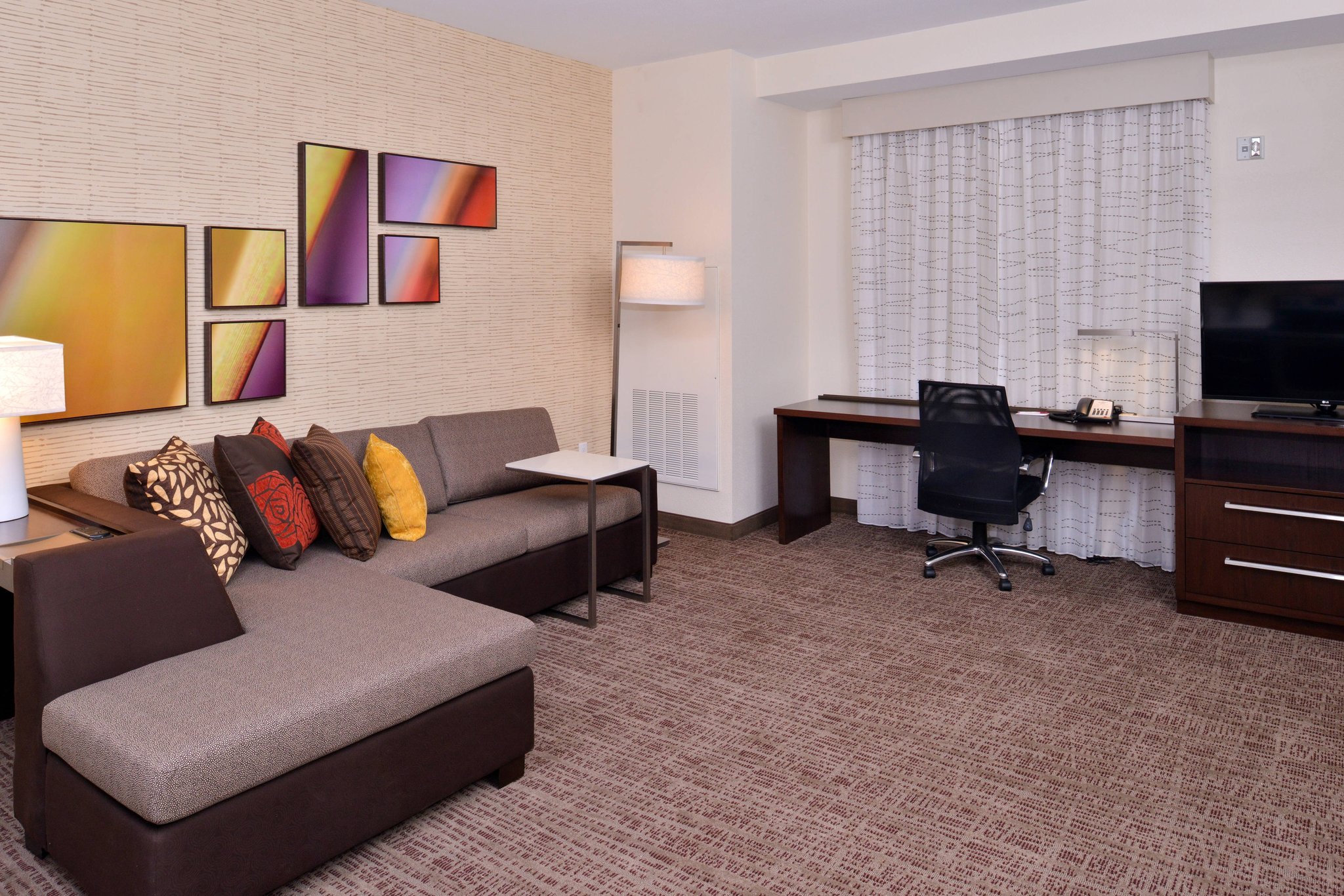  (Guest room)
