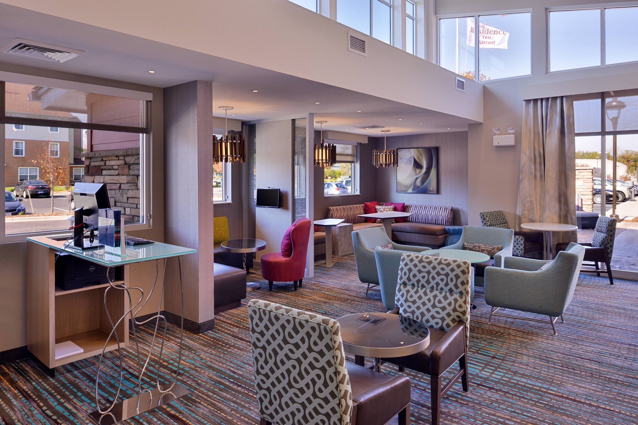  (Lobby view)