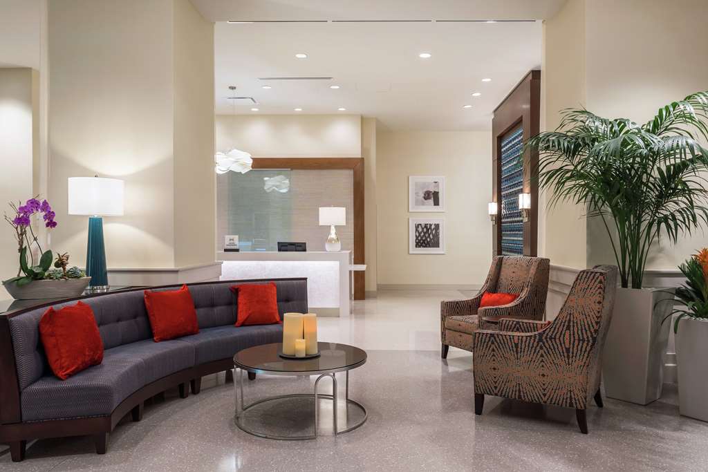  (Lobby view)