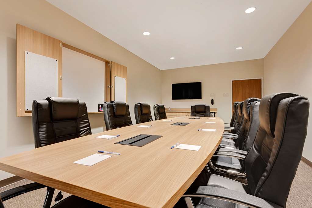  (Meeting room)