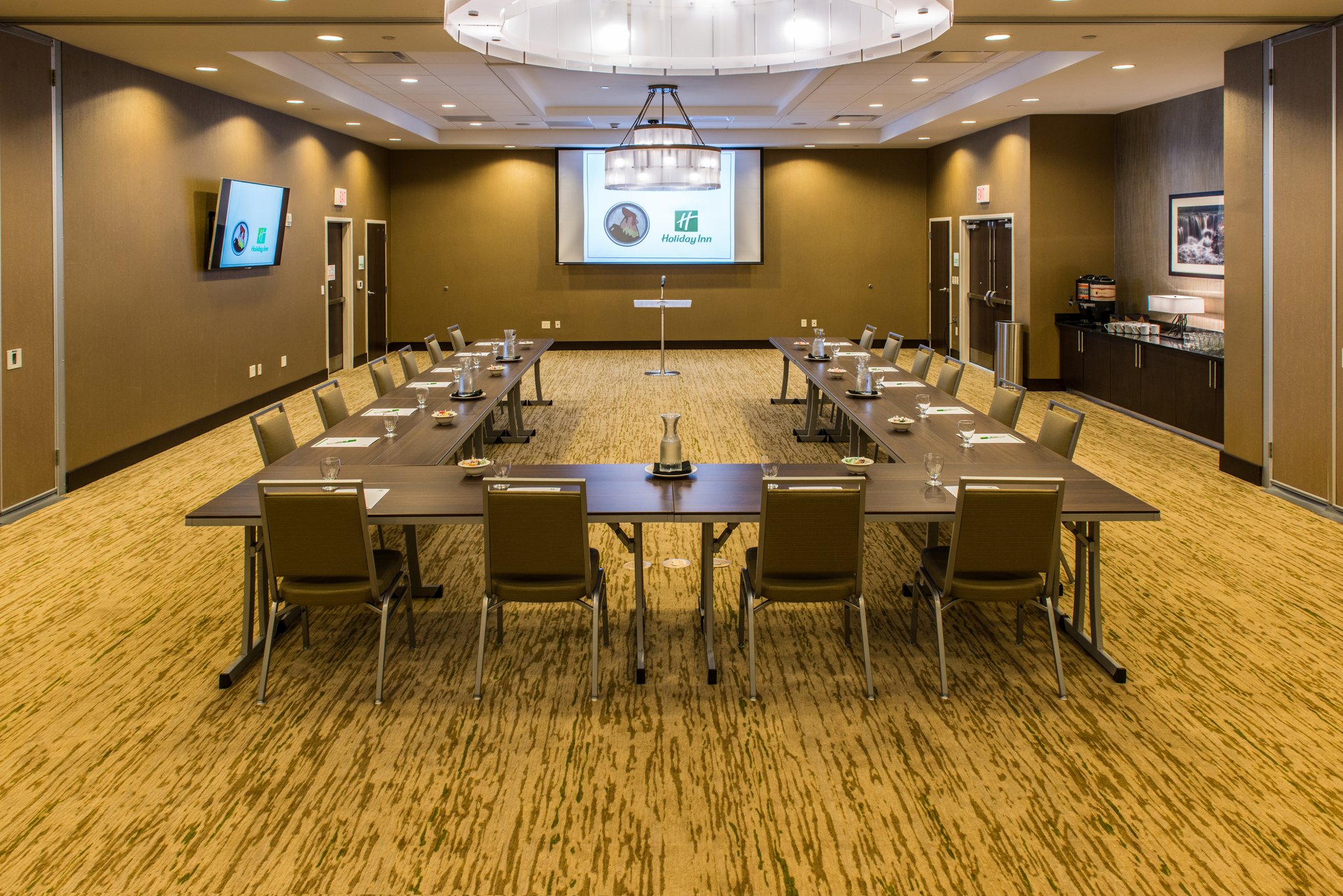  (Meeting room)