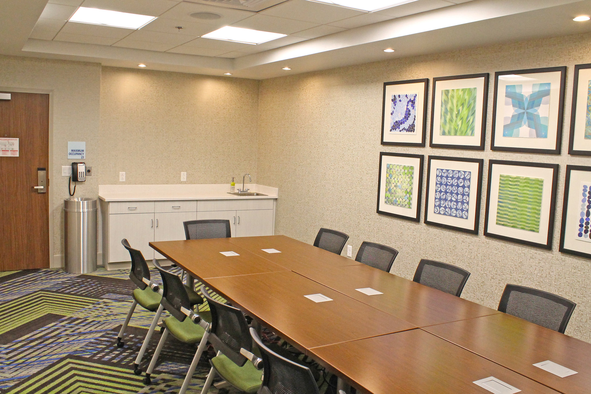  (Meeting room)