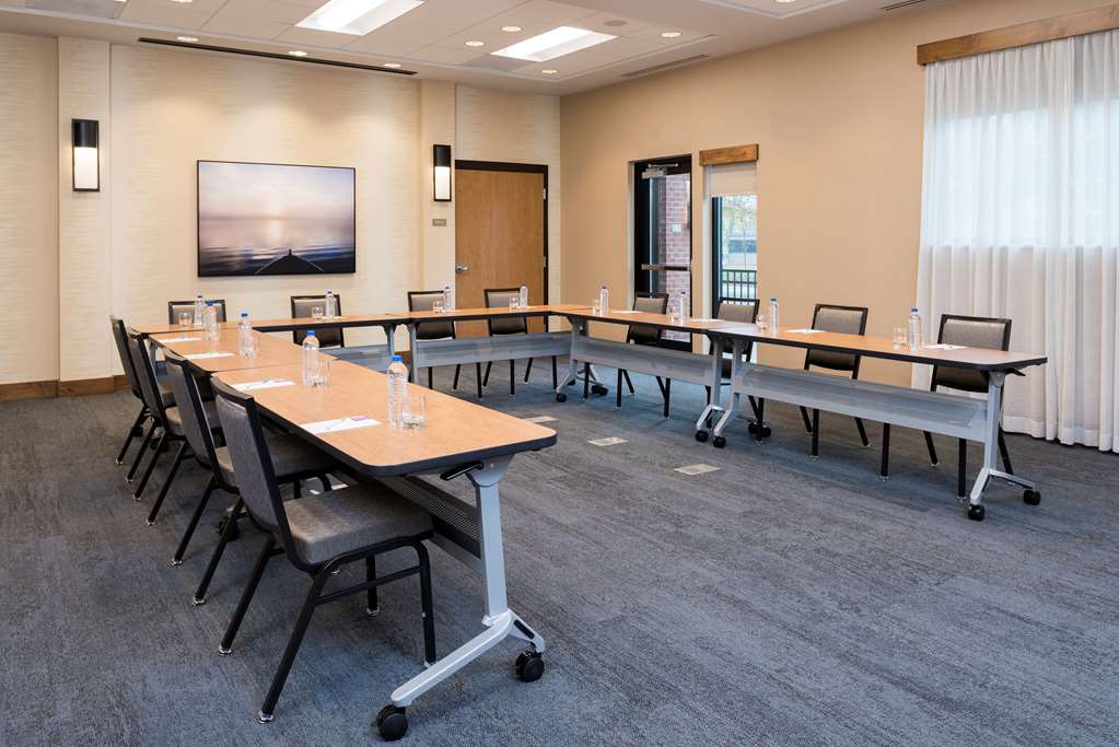  (Meeting room)